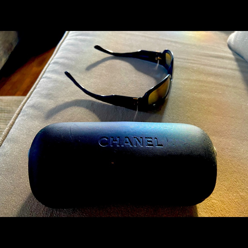 CHANEL sunglasses